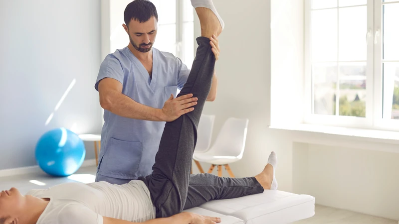 Vật lý trị liệu không chỉ đơn thuần là tập luyện, mà còn là một phần quan trọng trong quá trình phục hồi