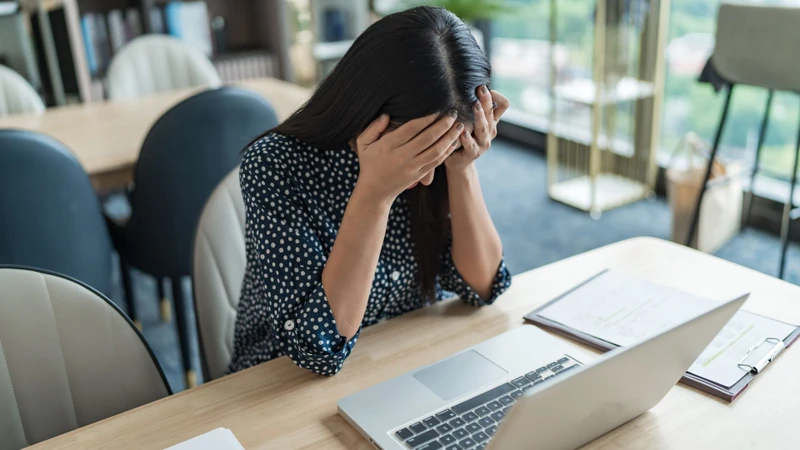 Dễ nản lòng trước sự rập khuôn là điểm hạn chế trong tính cách nhóm máu B