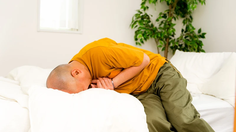Khi người bệnh co giật hoặc hôn mê cần đưa đi cấp cứu ngay
