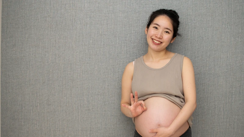 Dấu hiệu thai khỏe 3 tháng giữa mẹ bầu có thể tự cảm nhận là các cử động của thai nhi