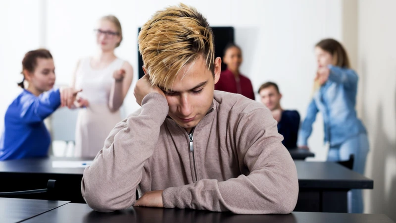 Rối loạn này khiến người bệnh không dám giao tiếp và ngại đám đông