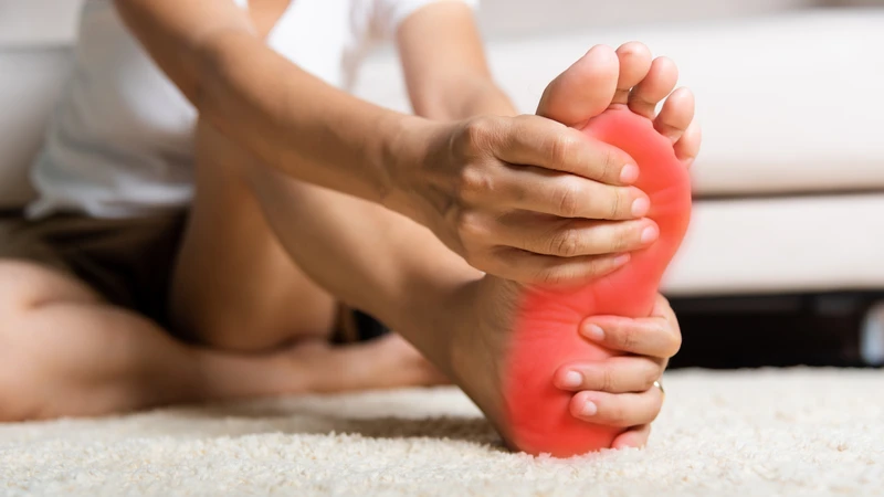 Mảng da sẫm màu ở lòng bàn chân khác với vùng xung quanh có thể là dấu hiệu ung thư