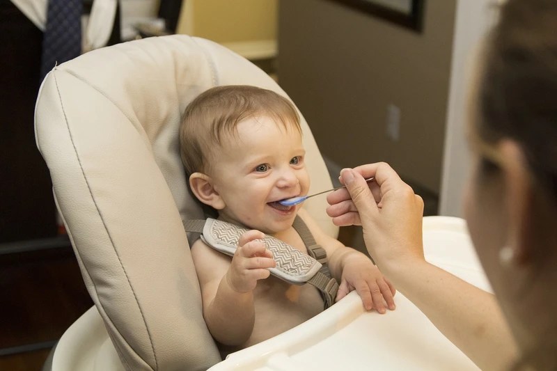 Cách cho trẻ uống thuốc không bị nôn và những sai lầm ba mẹ cần tránh 2