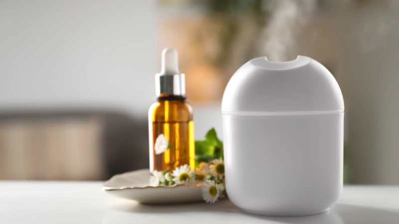 Súc miệng bằng nước muối sinh lý giúp làm sạch vùng hầu họng và giảm viêm 3