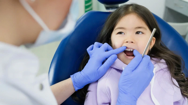 Cách chữa viêm lợi cho trẻ dưới 2 tuổi an toàn, hiệu quả cha mẹ có thể áp dụng 3