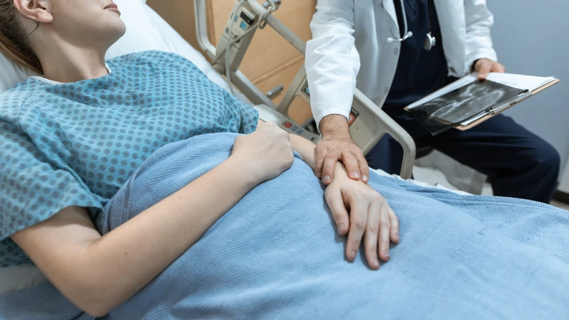 Bệnh nhân có dấu hiệu cảnh báo cần được theo dõi y tế chặt chẽ