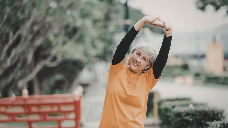 Vận động nhẹ nhàng và đều đặn giúp kiểm soát huyết áp lâu dài