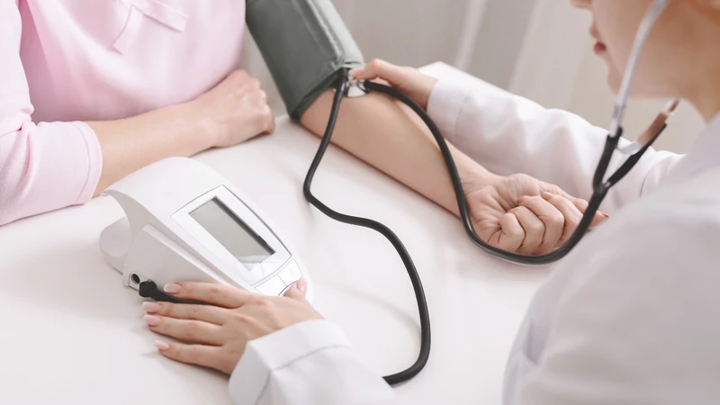 Tham vấn ý kiến bác sĩ để có phác đồ điều trị phù hợp và an toàn