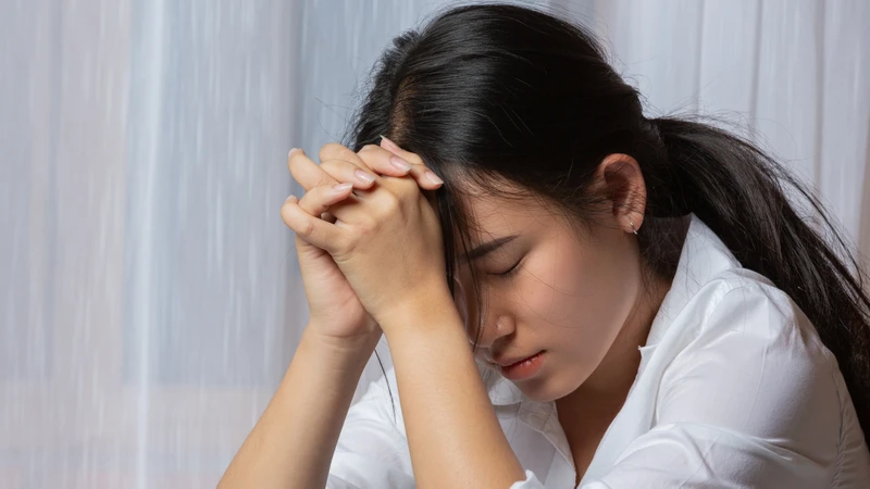 Lo lắng làm con người cảm thấy bất an, căng thẳng kéo dài