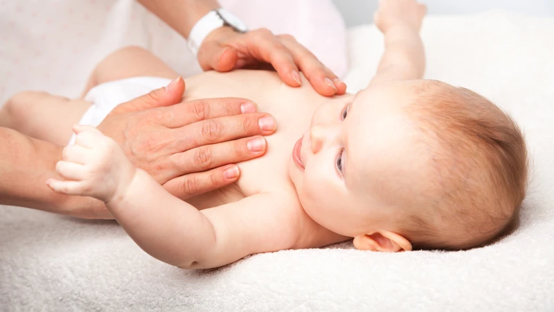 Không nên cho trẻ dưới 1 tuổi sử dụng các bài thuốc dân gian