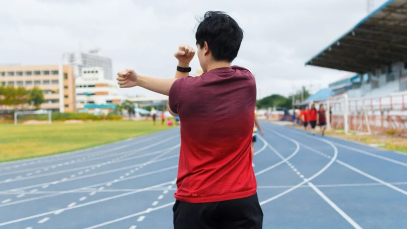 Khởi động kỹ trước khi vận động giúp giảm nguy cơ va chạm và bầm tím ngoài da