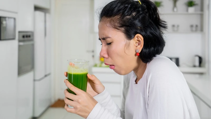 Tình trạng buồn nôn hoặc nhạy cảm với mùi có thể xuất hiện từ những tuần đầu sau khi thụ thai