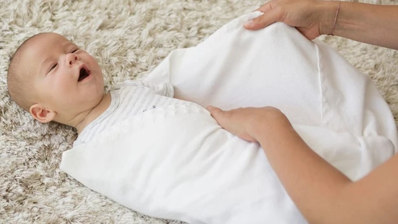 Các bước quấn khăn cần được thực hiện nhẹ nhàng và chính xác