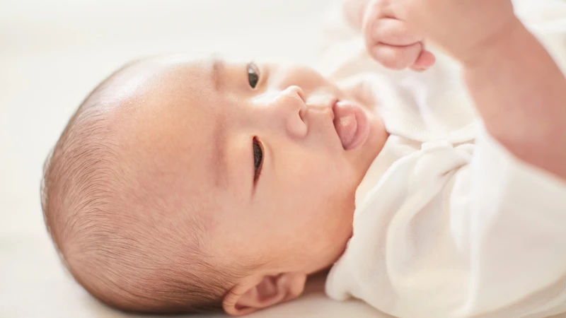 Tiếng khò khè ở trẻ sơ sinh có thể do nhiều nguyên nhân sinh lý bình thường