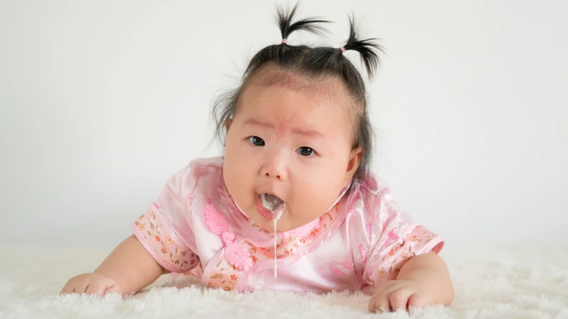 Cách sơ cứu khi trẻ bị sặc sữa: Hướng dẫn chi tiết cha mẹ cần biết 2