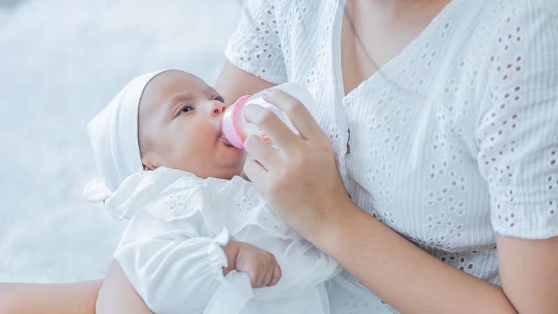 Cách sơ cứu khi trẻ bị sặc sữa: Hướng dẫn chi tiết cha mẹ cần biết 5
