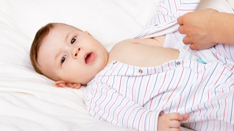 Cách sơ cứu trẻ bị sốt co giật: Cha mẹ cần biết gì để xử trí đúng cách? 2