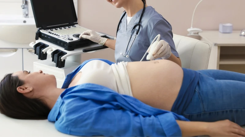 Mẹ bầu cần ăn uống khoa học, nghỉ ngơi hợp lý và theo dõi thai kỳ định kỳ