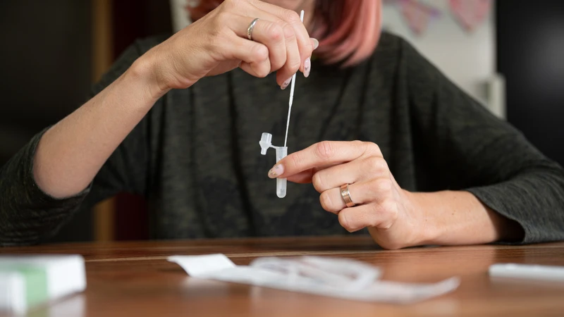 Cảm cúm test nhanh có lên 2 vạch không? Cần lưu ý điều gì? 4