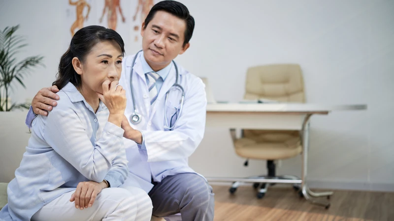 Người bệnh ung thư không nên chờ đến khi tổn thương lan rộng mới đi khám