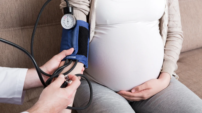 Mẹ bầu không nên tự xử trí cao huyết áp khi chưa có hướng dẫn y tế