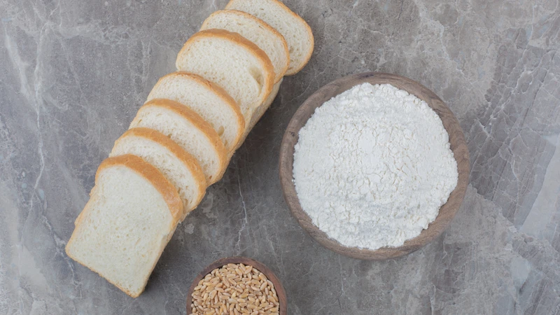 Bánh mì trắng, bột mì trắng chứ nhiều carb tinh chế