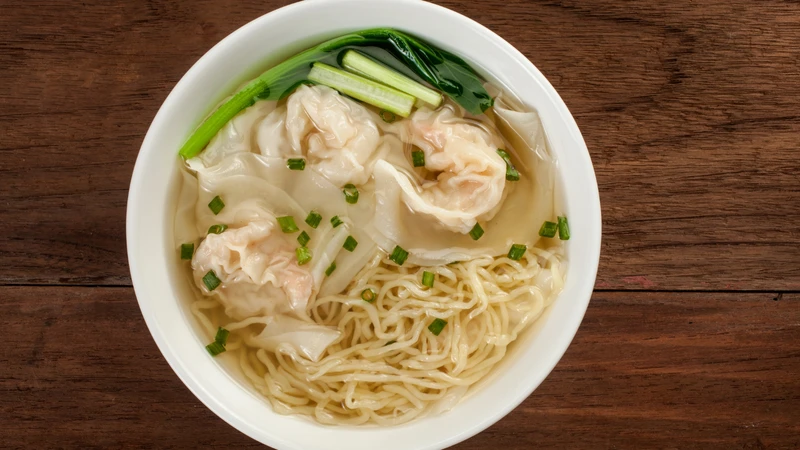 Các món mì sợi nấu thật mềm cung cấp nguồn tinh bột giúp bạn nhanh chóng lấy lại sức