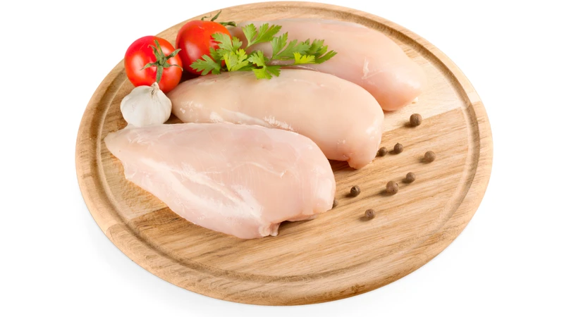 Protein có trong thịt nạc gà giúp thúc đẩy tổng hợp collagen, nhanh lành thương