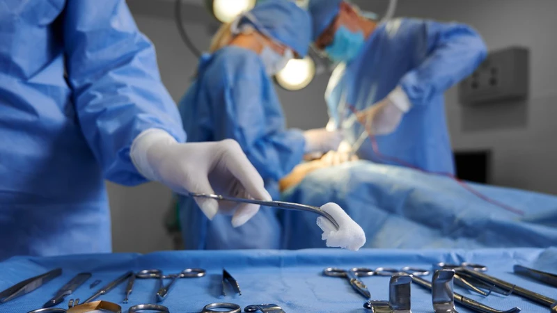 Cắt polyp trực tràng có nguy hiểm không​? Có những phương pháp cắt polyp trực tràng nào? 3