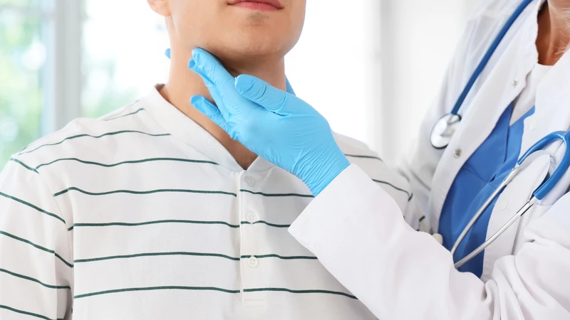 Phẫu thuật cắt tuyến giáp không trực tiếp làm mất khả năng sinh sản