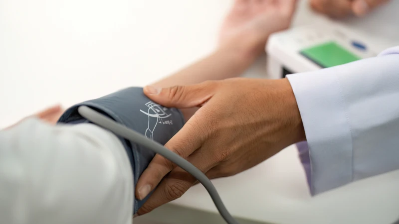 Tăng huyết áp là một trong những yếu tố cần kiểm soát vì là nguyên nhân hàng đầu gây vỡ mạch máu não