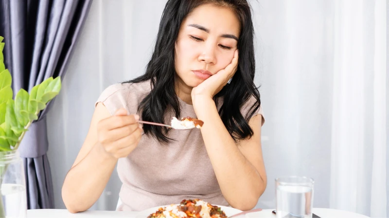 Tại sao lại bị chán ăn buồn nôn? Biểu hiện thường gặp của hiện tượng này là gì? 1