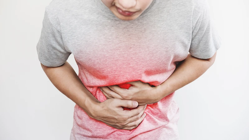 Sử dụng chanh đào không đúng cách có thể gây khó chịu cho dạ dày