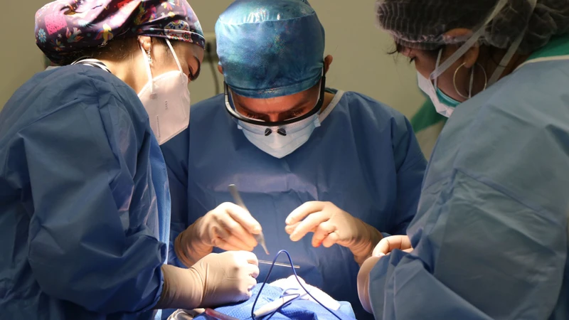 Chi phí đặt ống thông khí viêm tai giữa là bao nhiêu? Đối tượng nào cần phẫu thuật viêm tai giữa? 3