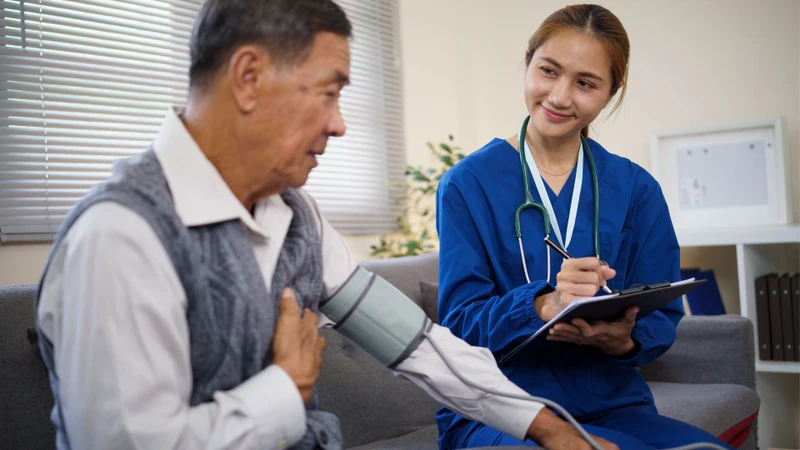 Kiểm tra đường huyết định kỳ giúp phát hiện sớm các bất thường và bảo vệ sức khỏe lâu dài