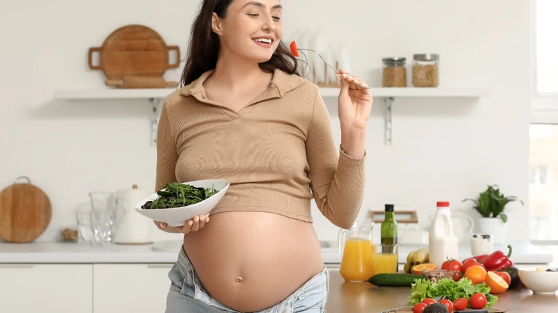 Mẹ bầu nên ăn nhiều chất xơ và hạn chế đường tinh luyện