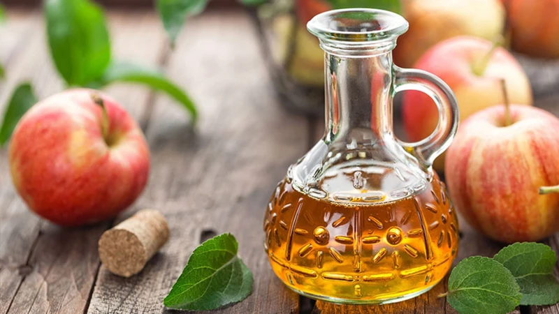 Cho con bú uống giấm táo được không và cách dùng an toàn 1