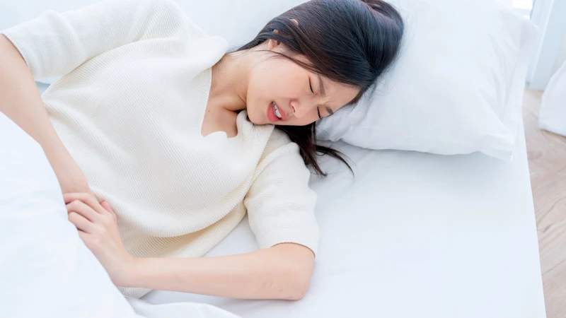 Đau bụng sau chọc hút trứng là dấu hiệu cần chú ý, nghỉ ngơi và gặp bác sĩ nếu tình trạng tăng dần