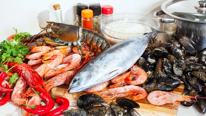 Cá và hải sản là thực phẩm giàu choline