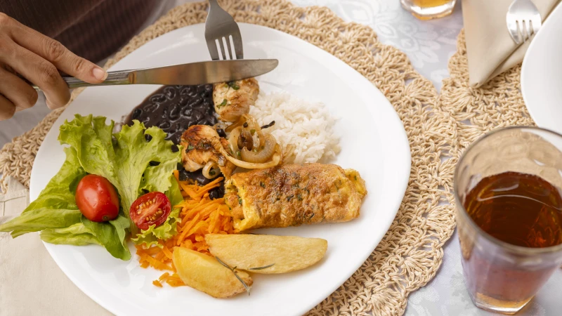 Chế độ ăn đa dạng giúp cung cấp đủ dưỡng chất