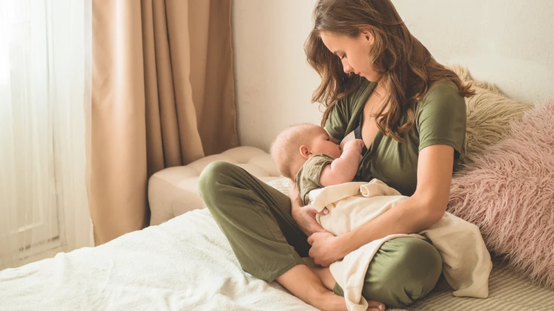 Cho con bú không chỉ tốt cho bé mà còn giúp mẹ nhanh chóng phục hồi