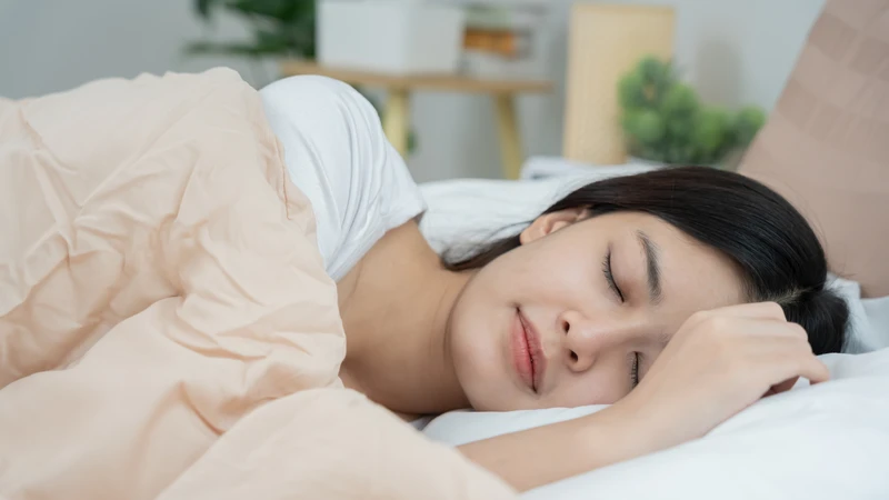 Kết hợp dinh dưỡng lành mạnh và nghỉ ngơi hợp lý giúp đôi mắt khỏe mạnh, sáng rõ