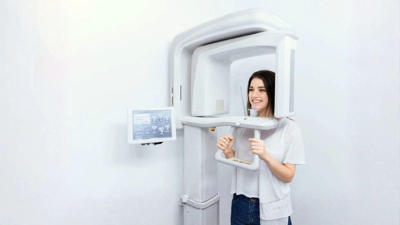Chụp CT Cone Beam là kỹ thuật dùng tia X tạo hình ảnh 3D chi tiết của răng, xương hàm và vùng hàm mặt