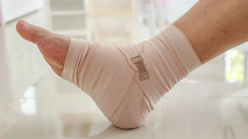 Đừng xem nhẹ những cơn đau cổ chân kéo dài