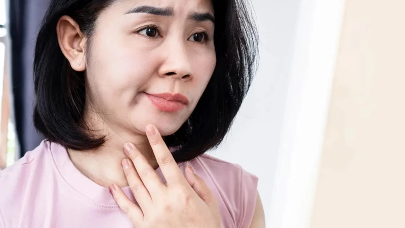 Liệt nửa mặt, miệng lệch, nói không rõ có thể là dấu hiệu cảnh báo của nhồi máu não