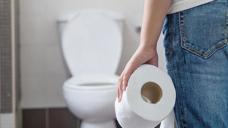 Nhồi máu não để lại nhiều di chứng, trong đó có rối loạn đại tiểu tiện ảnh hưởng lớn đến sinh hoạt