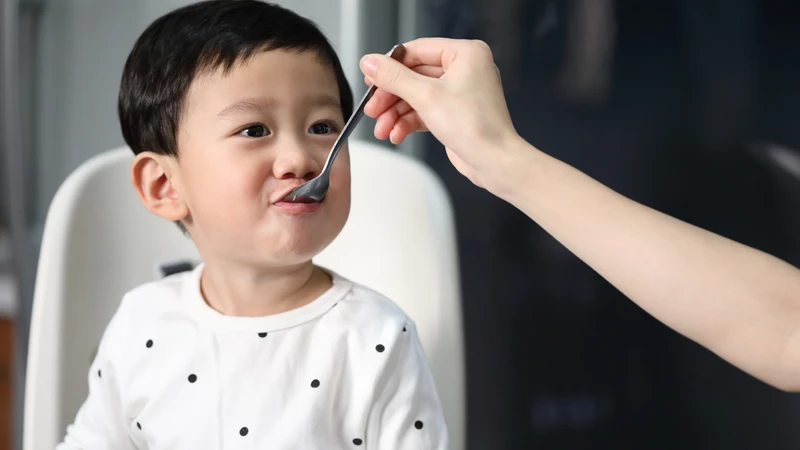Bữa ăn đa dạng và cân đối giúp trẻ nhận đủ dưỡng chất cần thiết
