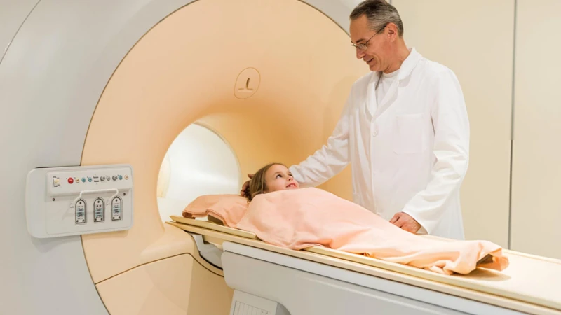 Nhiều phụ huynh thường băn khoăn có nên chụp CT não cho trẻ
