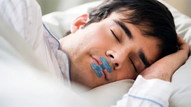 Trong một số trường hợp, dán miệng có thể gây khó thở, khó chịu