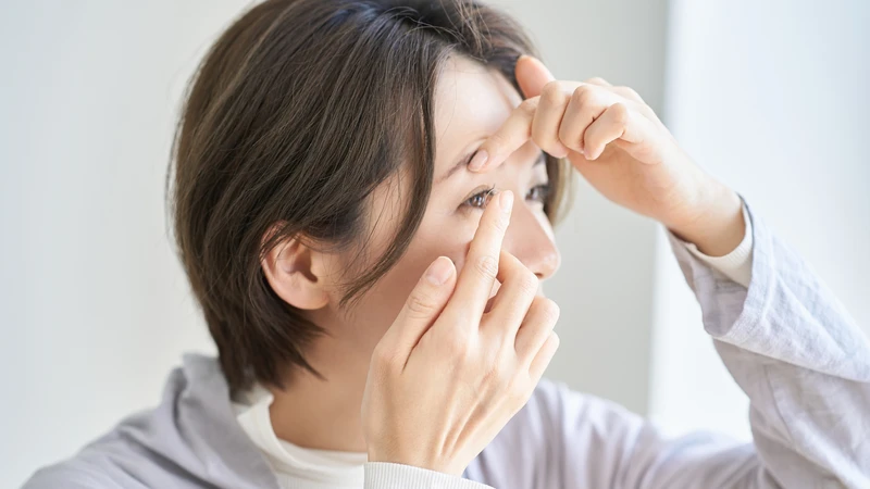 Hướng dẫn sử dụng kính áp tròng an toàn